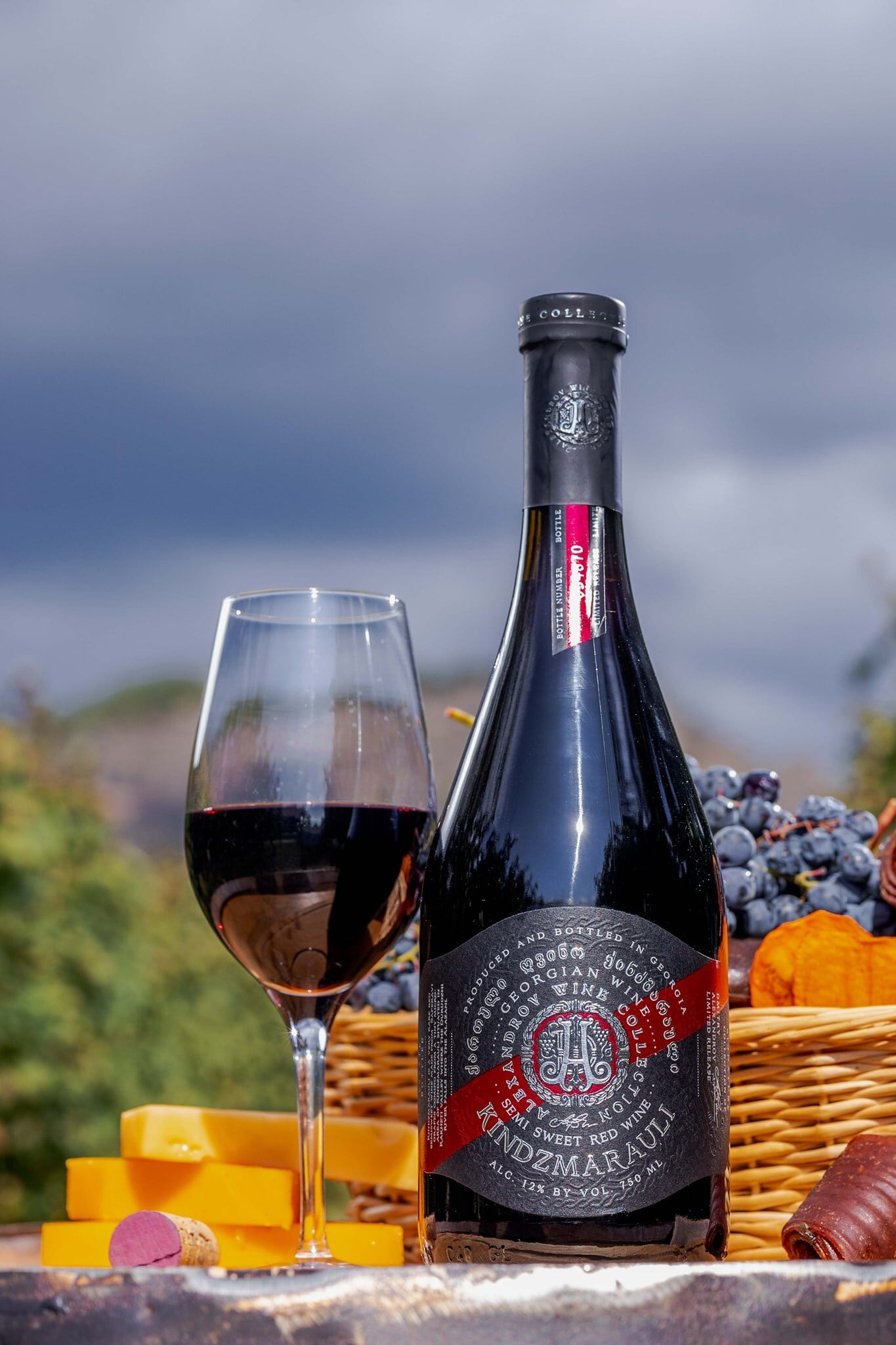 ギフト】甘口ジョージアワイン赤（KINDZMARAULI+プリザードフラワー