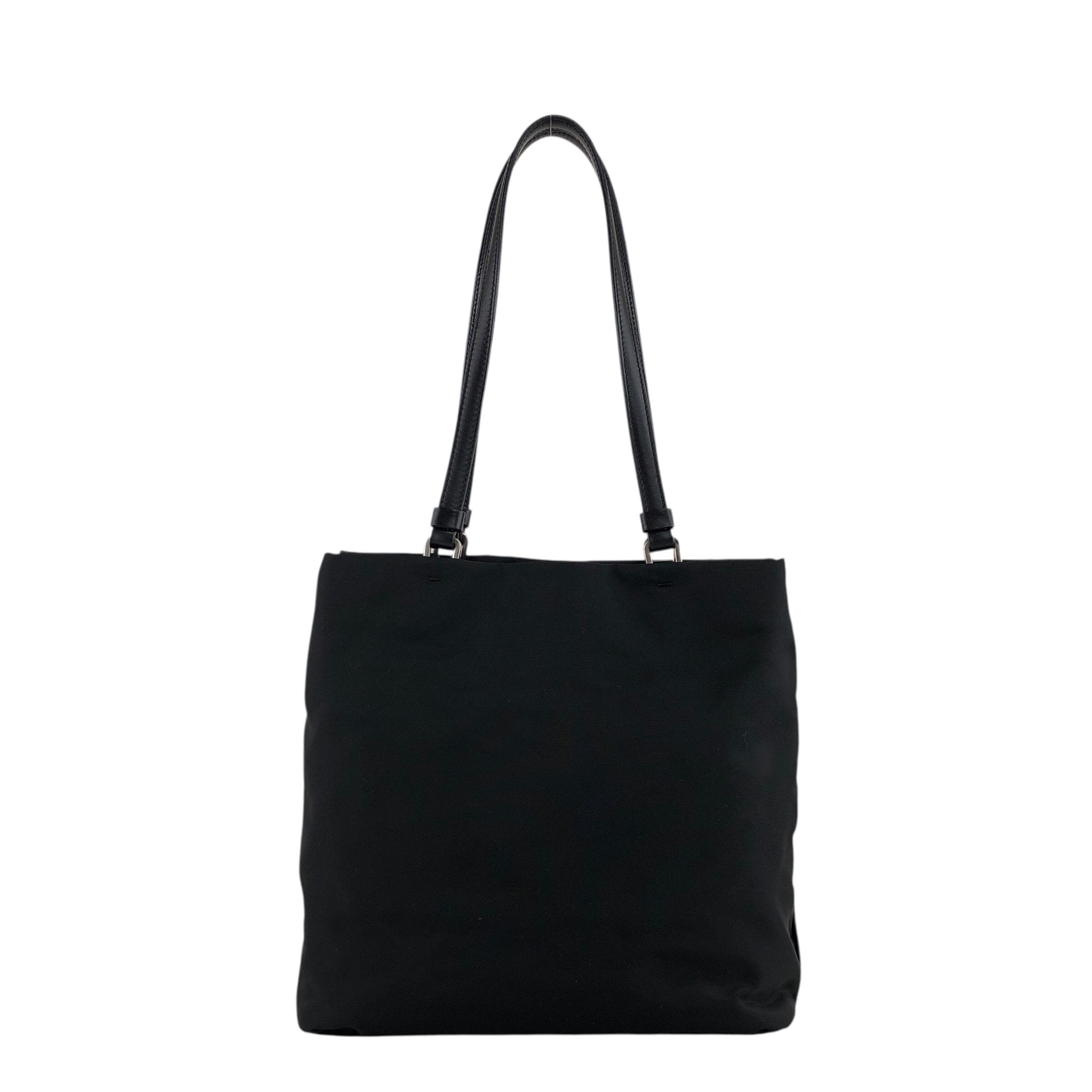 PRADA ブラック トートバッグ PRADA プラダ トライアングルロゴ ナイロン A4 トートバッグ ブラック