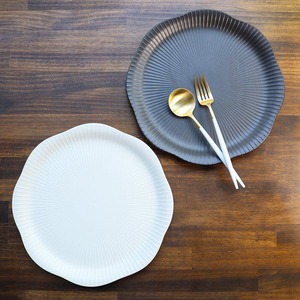 波佐見焼　ピザラ　29ｃｍ皿（黒・白） 6-046