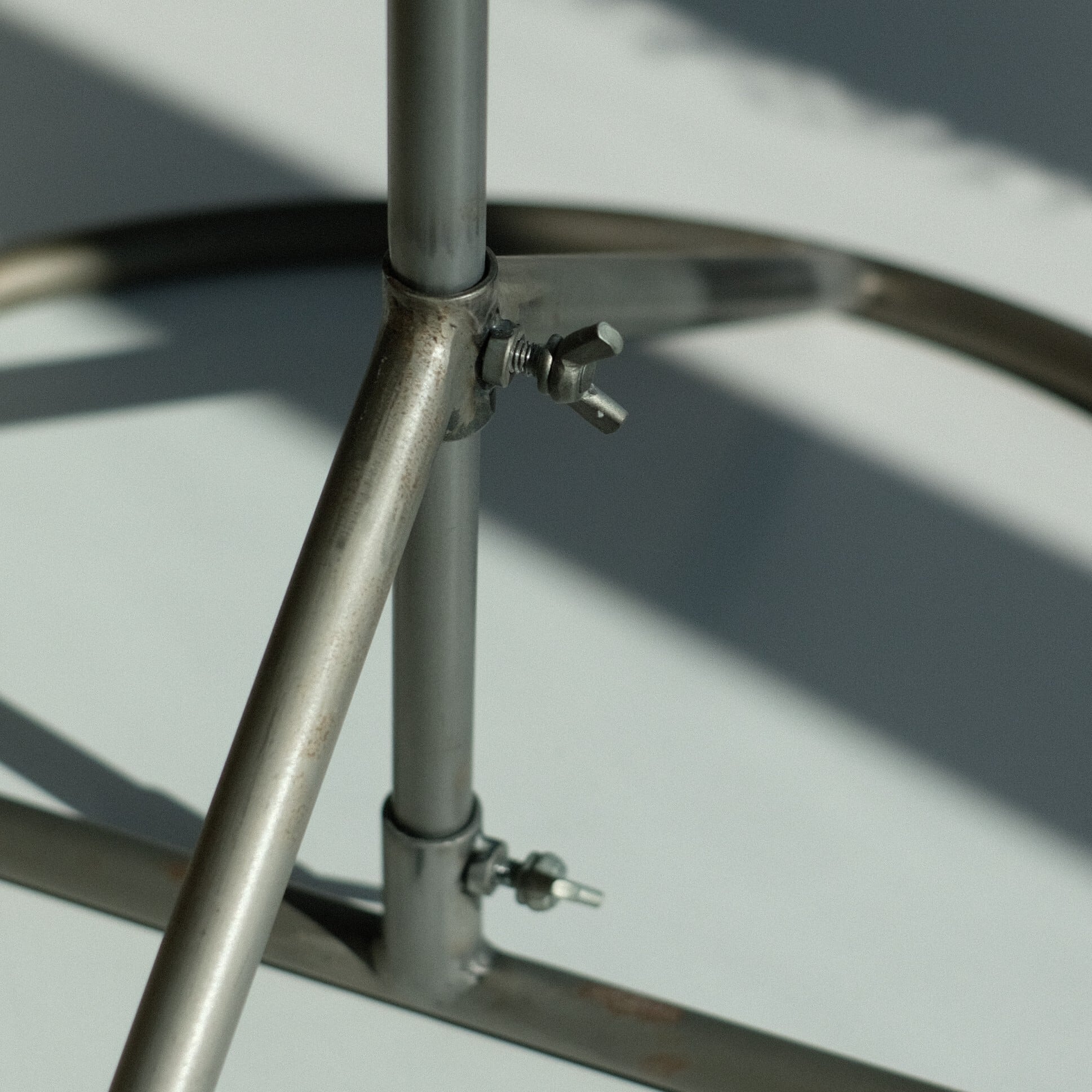 PLOP VERTICAL STAND | WEST VILLAGE TOKYO