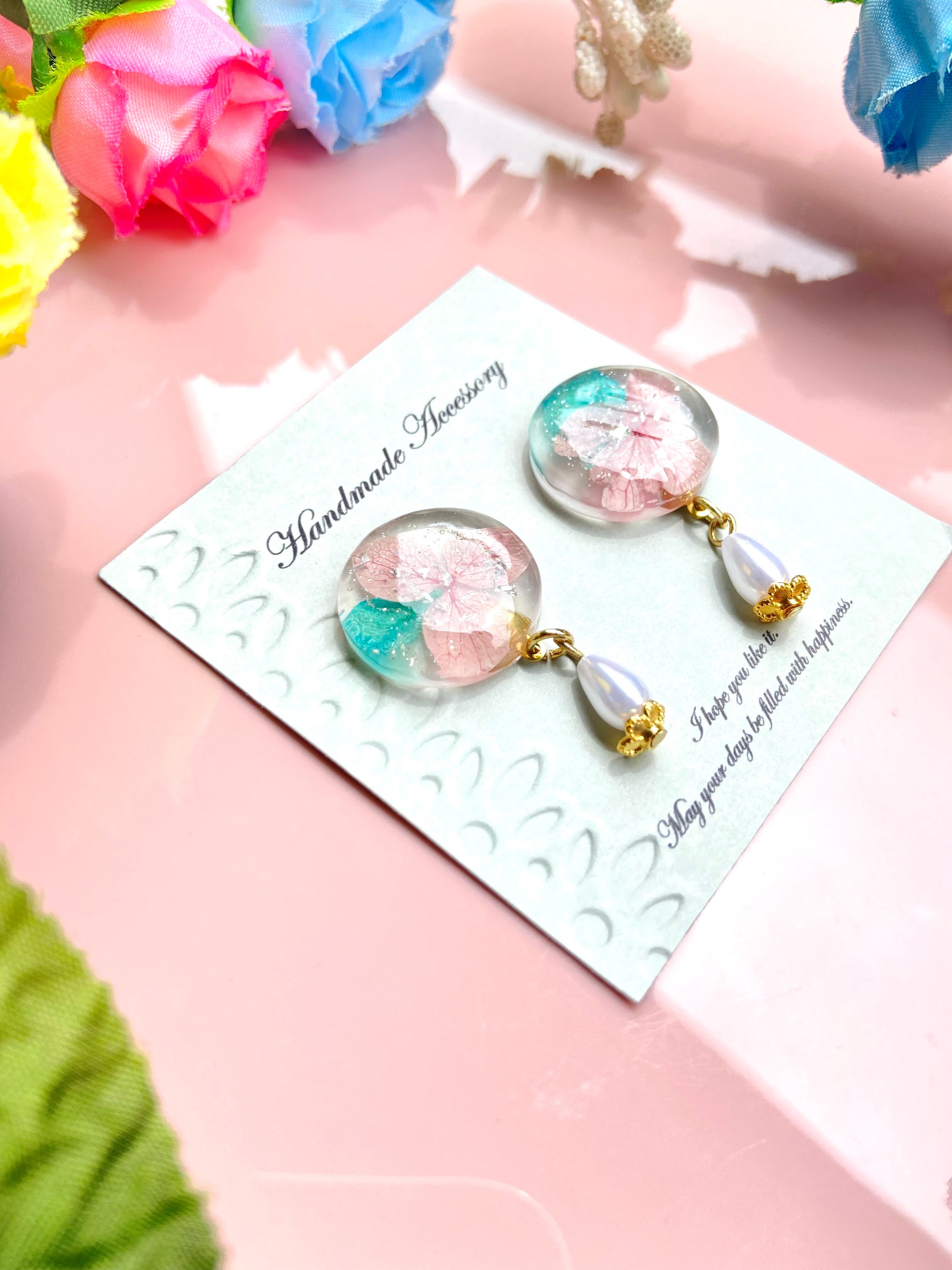 2色の紫陽花のドライフラワーレジンピアス イヤリング ピンク 水色