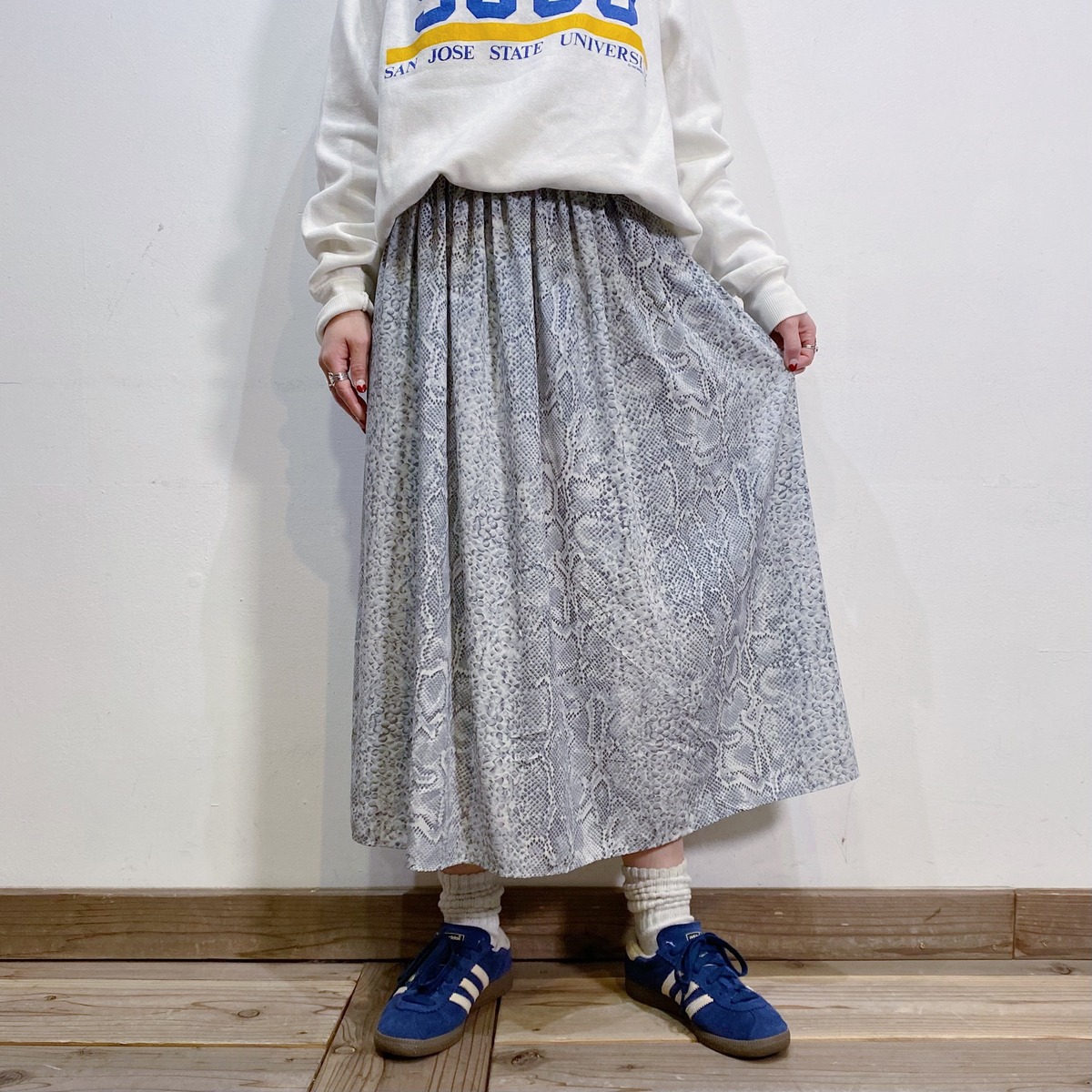 white and gray python skirt | LEMON