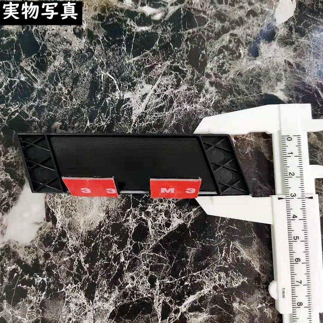 アウディ SQ2　純正フロントグリル　エンブレム付き 20a3ff8a605fbb1f1c19fc8e0dbe2f