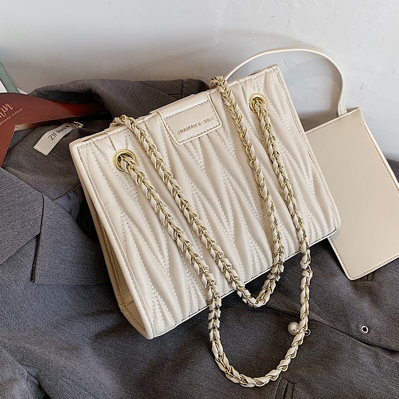 センススモールバッグメス2020人気の新しいトレンディなファッションチェーンワンショルダーアンダーアームバッグネットレッドオールマッチメッセンジャーバッグ 手作りハンドバック62329042477