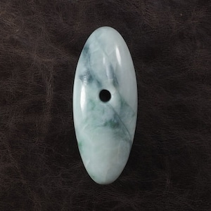 糸魚川翡翠　大珠  76mm  65g　Itoigawa jadeite Taishu