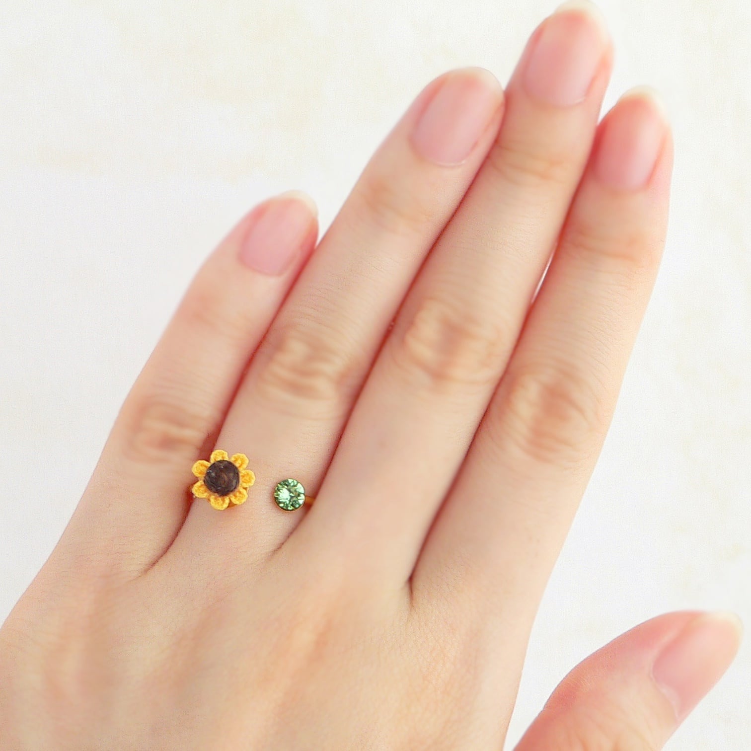 つまみ細工 ひまわりとルフレのリング 】---指輪/フラワー/誕生日/記念