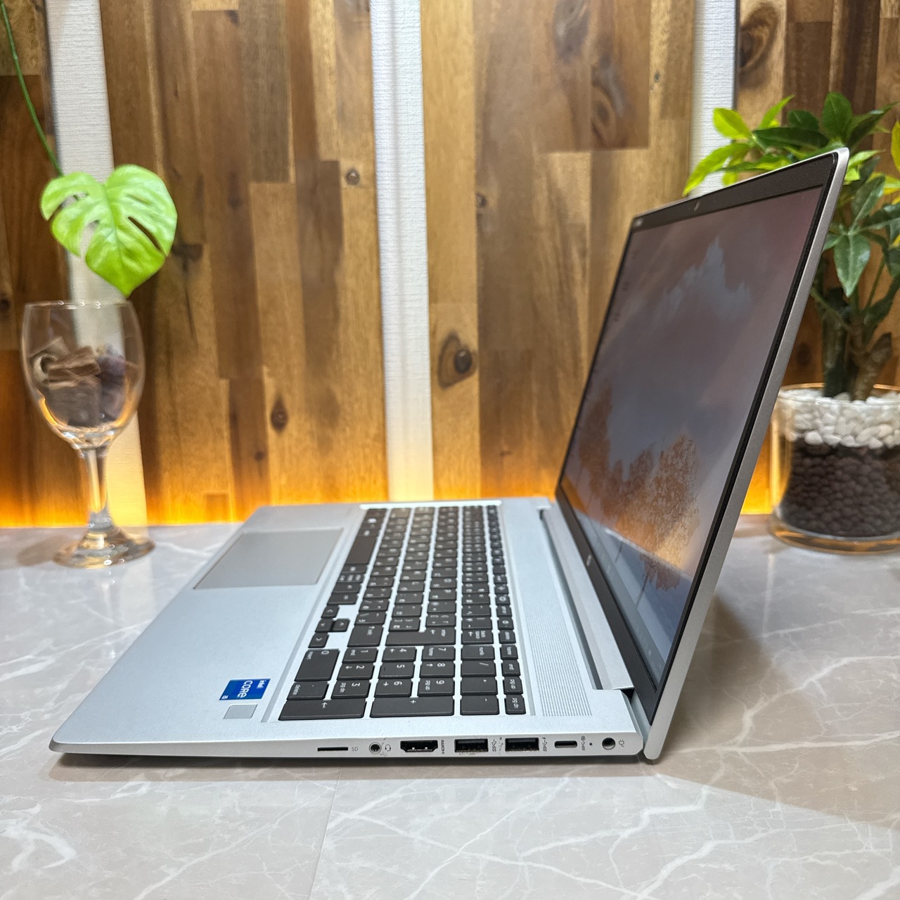 美品2021年式‼️HP ProBook 450 G8/Core i5 第11世代/メモリ8GB/SSD256GB/FHD/ノートパソコン