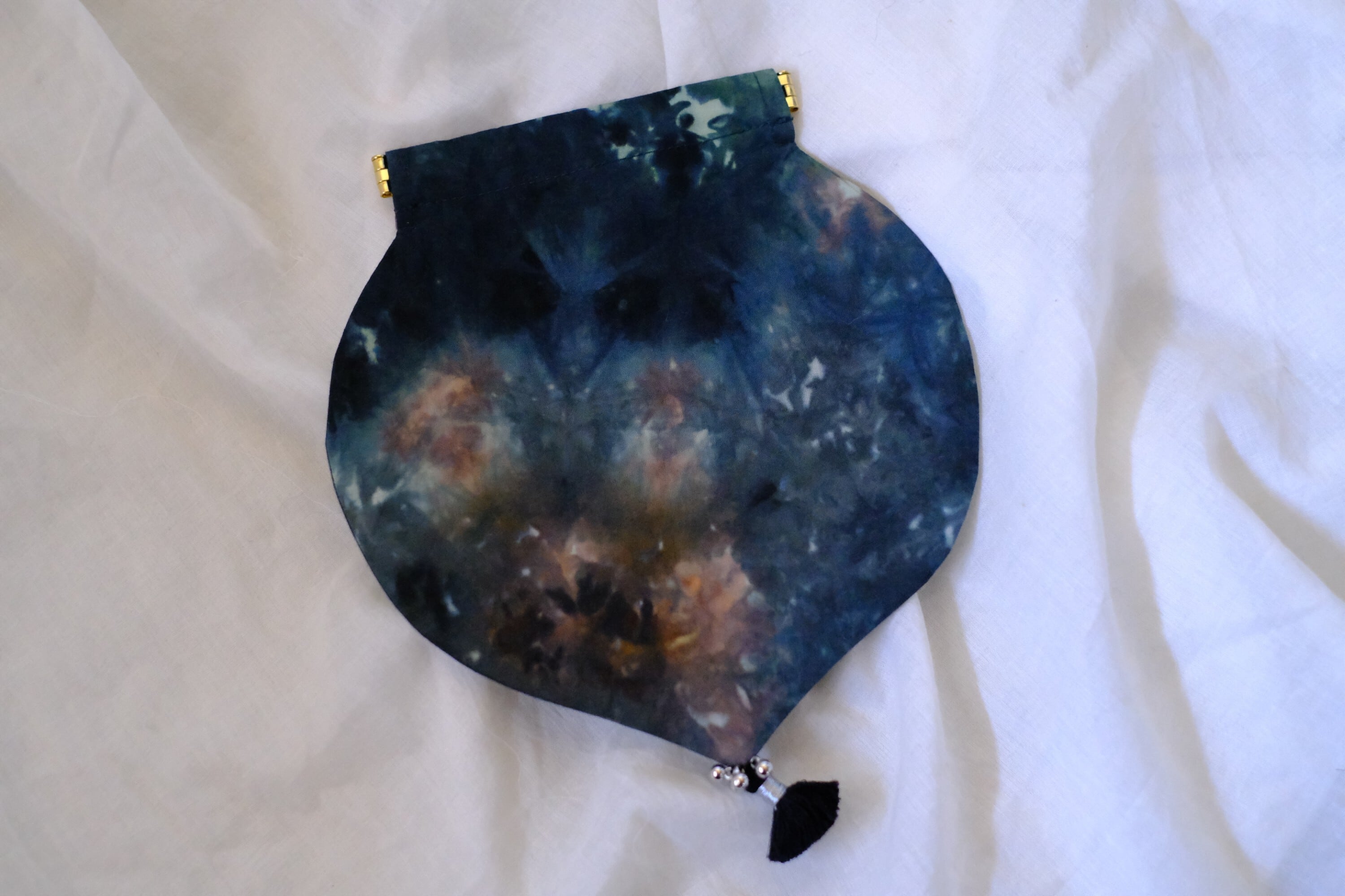 バネ口ポーチ　o-0529