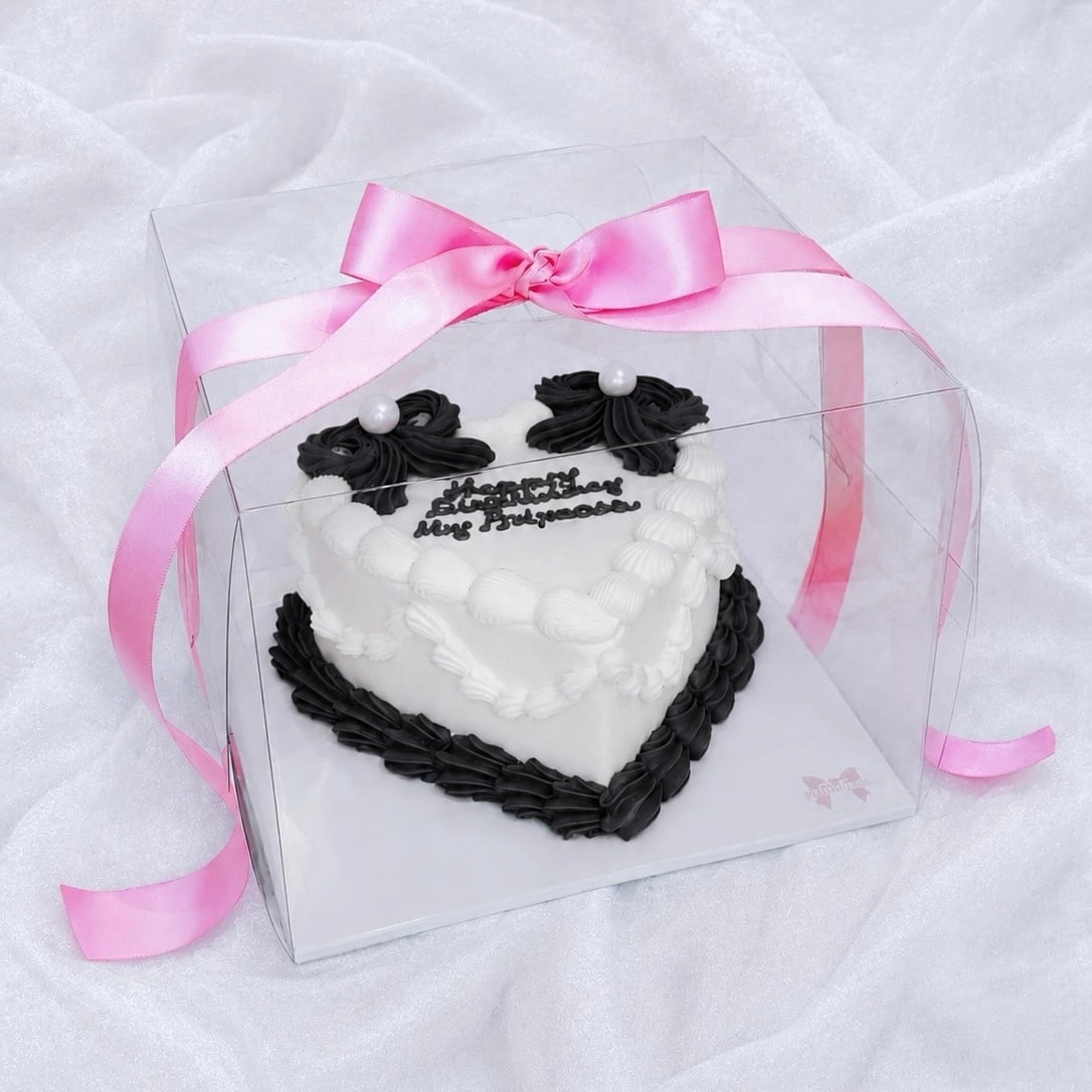 ニエニエニエ（nienienie） 黒ピンクケーキ yolumcake