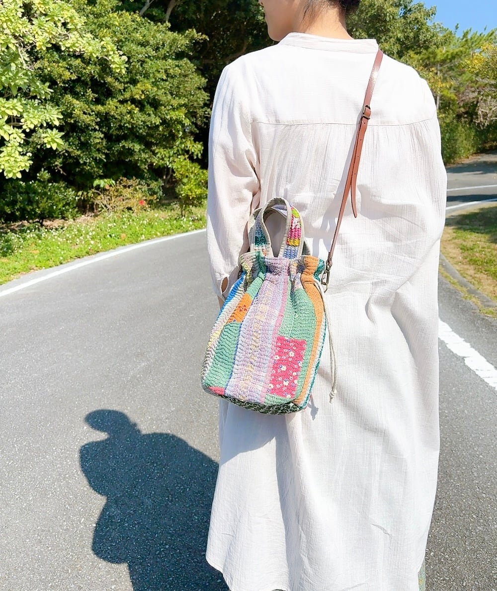 ショルダーバッグにもなる巾着バッグ