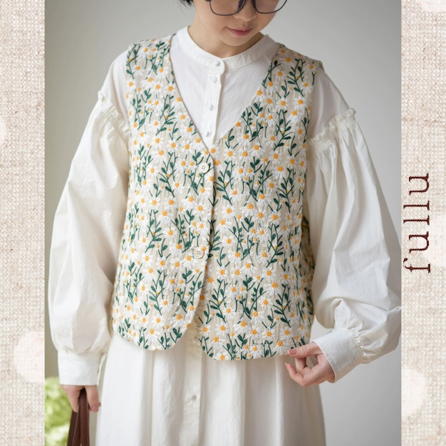 デイジー総刺繍 Vネックベスト      fu0938
