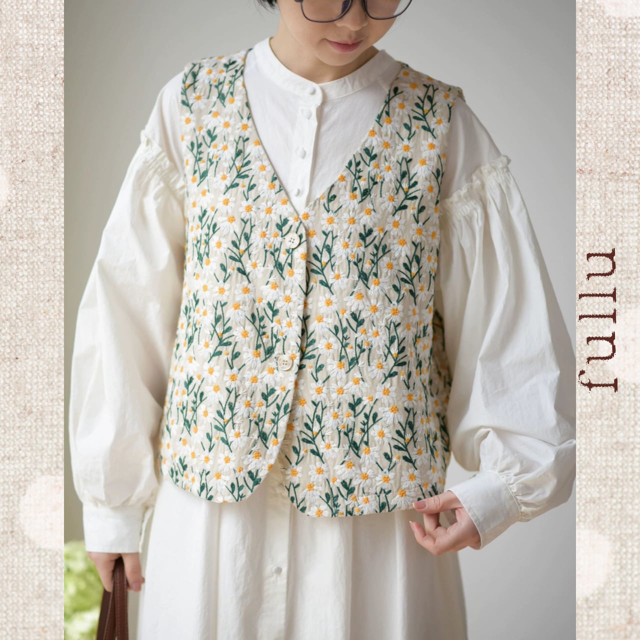 デイジー総刺繍 Vネックベスト fu0938