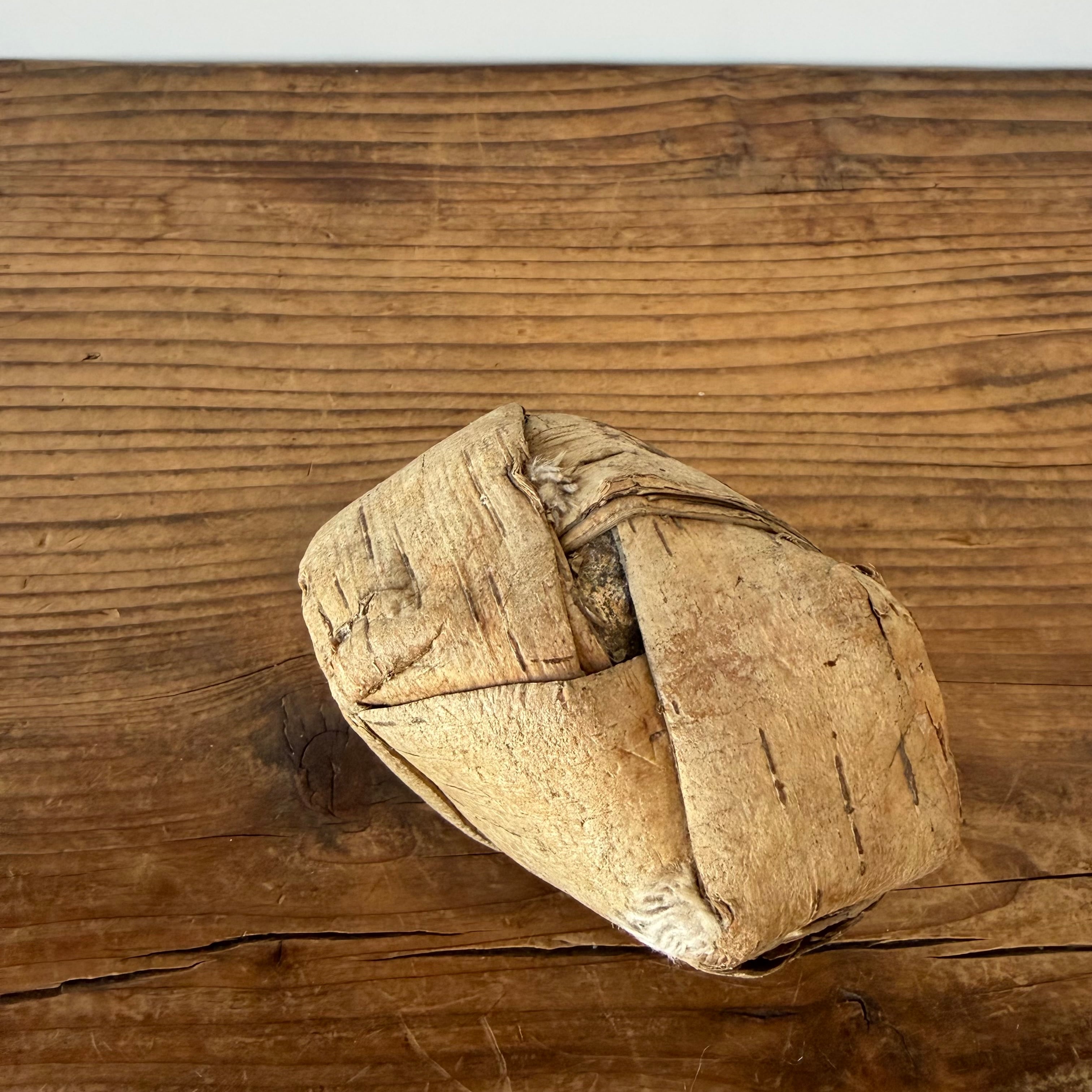 Fishing Weight / Birch Bark & Stone | troldhaugen antiques ｜ 北欧