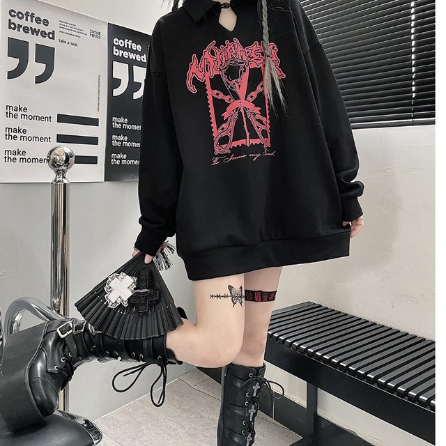ゴスロリ通販 With U ゴシック ロリィタ CRAZYGIRL 長袖 トレーナー ロゴ バラ ハサミ チェーン プリント 襟つき カジュアル  パンク 病みかわいい 甘ロリ ストリート バンギャ