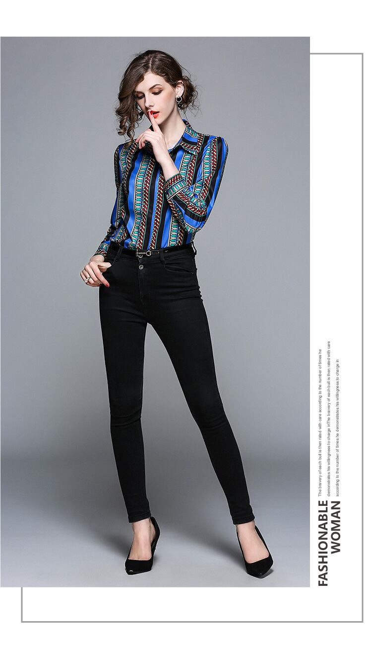 プリントブラウス