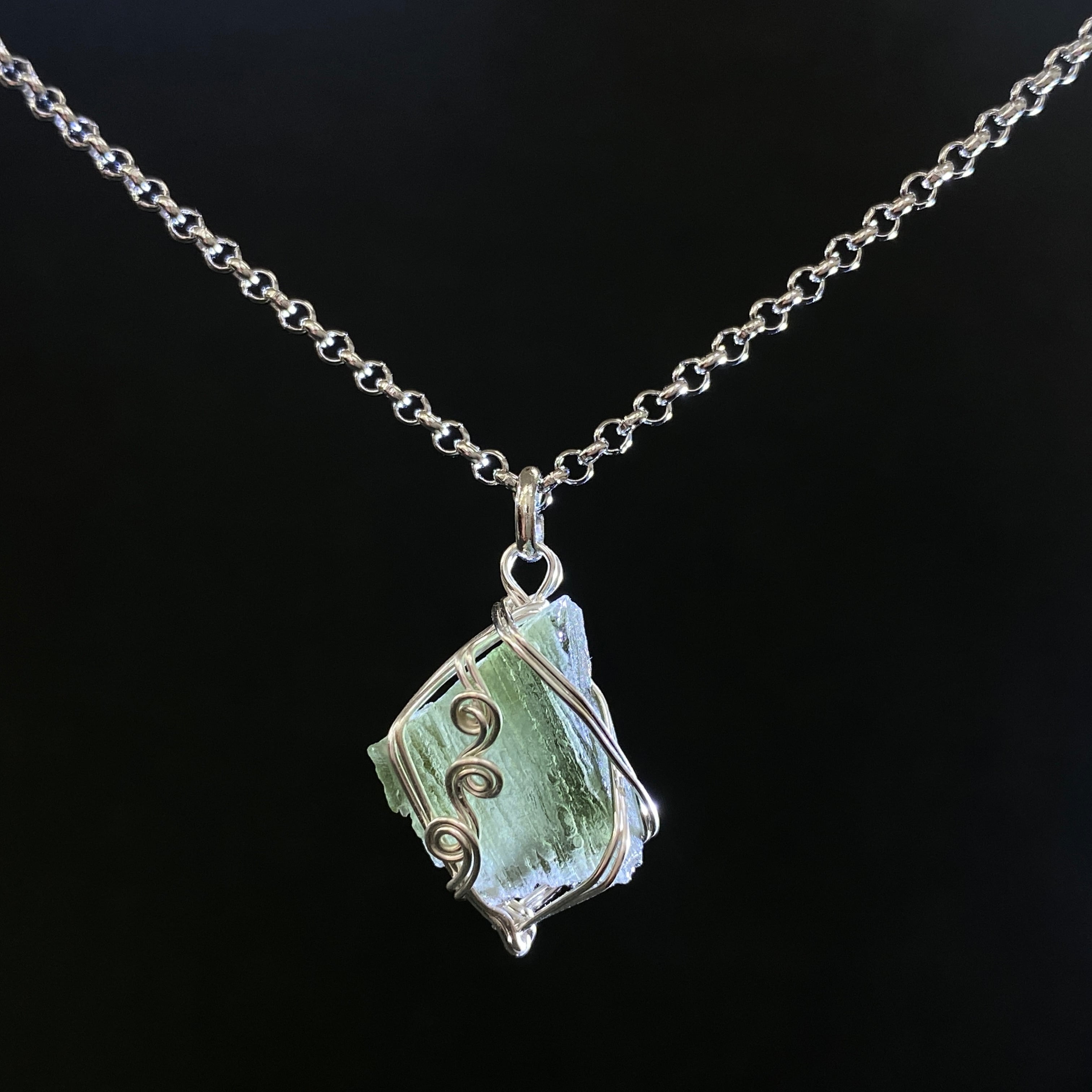 Moldavite モルダバイト | 【隕石屋】METEOS（メテオス）