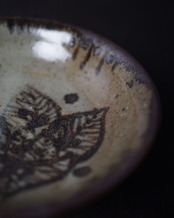 小鉢　鉄絵草花文　明石朴景描　/　香川