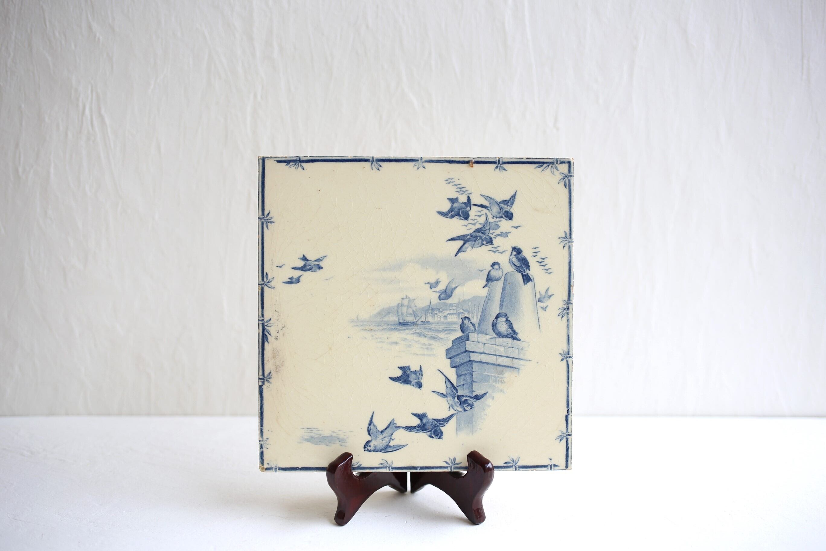 フランス アンティーク GIEN ジアン 小鳥達が描かれた美しいタイル N-05896