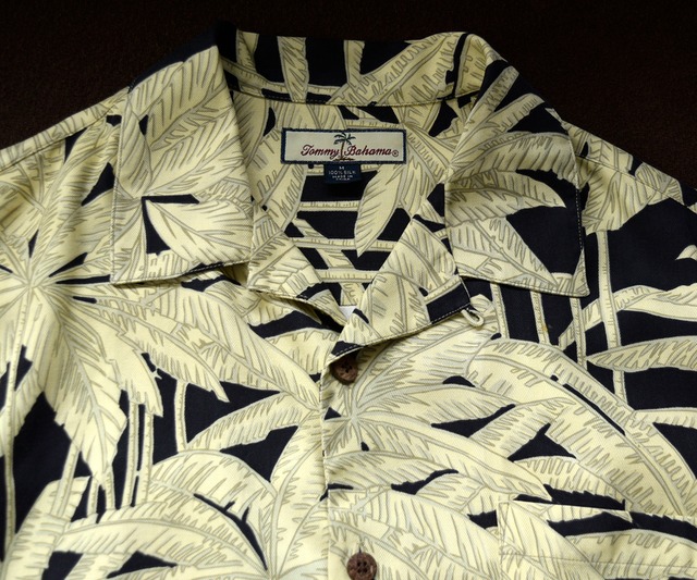 MINT! TOMMY BAHAMA HAWAIIAN SHIRTS M