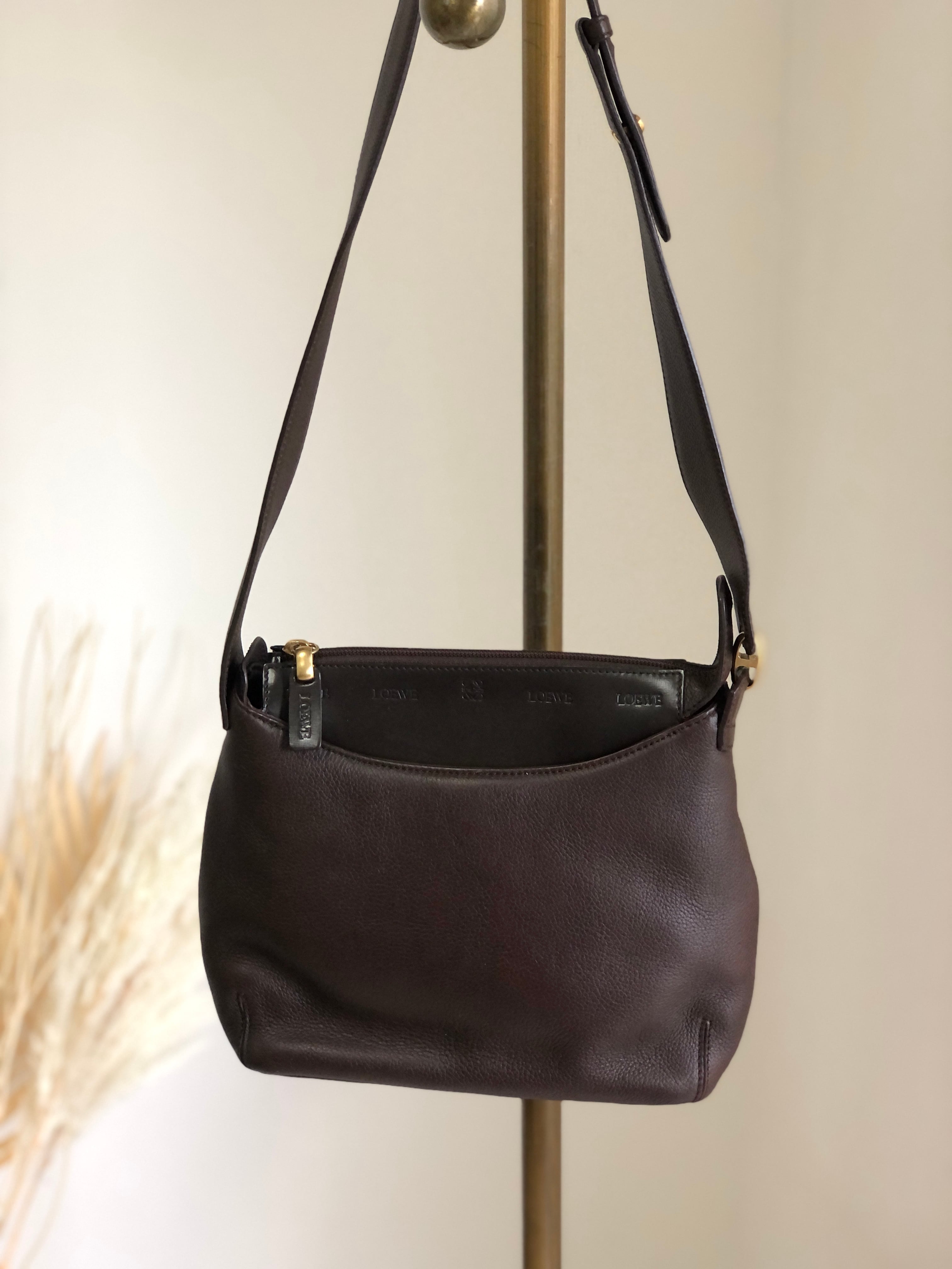 LOEWE ロエベ アナグラム ショルダーバッグ ブラウン レザー LOEWE ロエベ アナグラム ショルダーバッグ ブラウン レザー