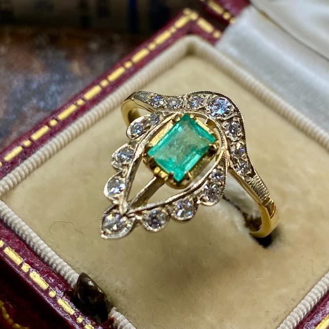 18金アンティークリング　珍しいソ連刻印あり　エメラルドとシングルカットダイヤモンドの眩い輝き✨CHR02036