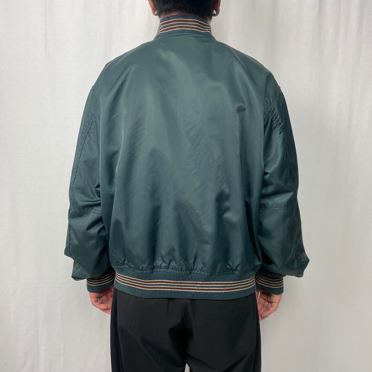 80〜90年代 ユーロ Chevignon シェビニオン ナイロンサテン スタジャン 