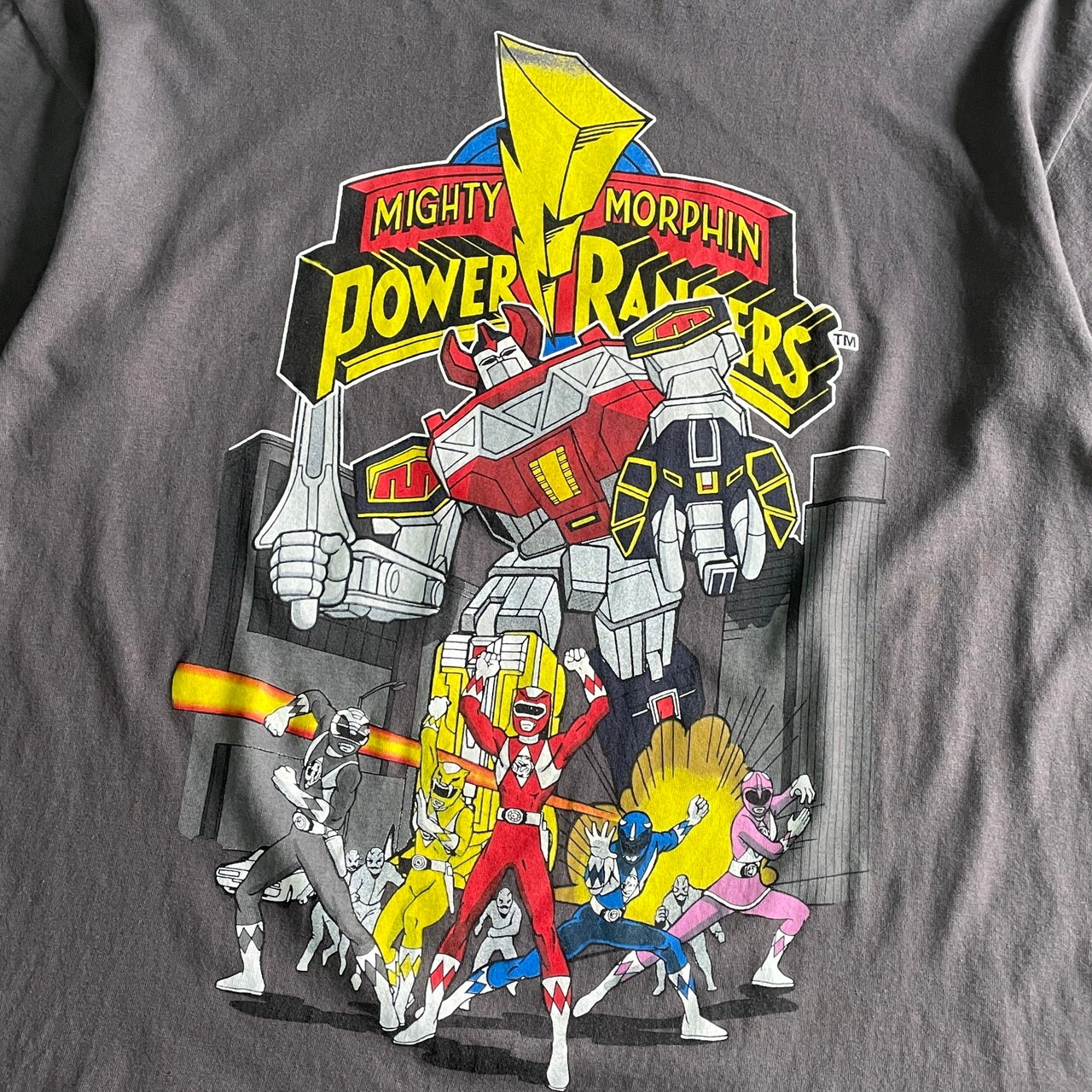 マイティ・モーフィン パワーレンジャー キャラクタープリント Tシャツ 