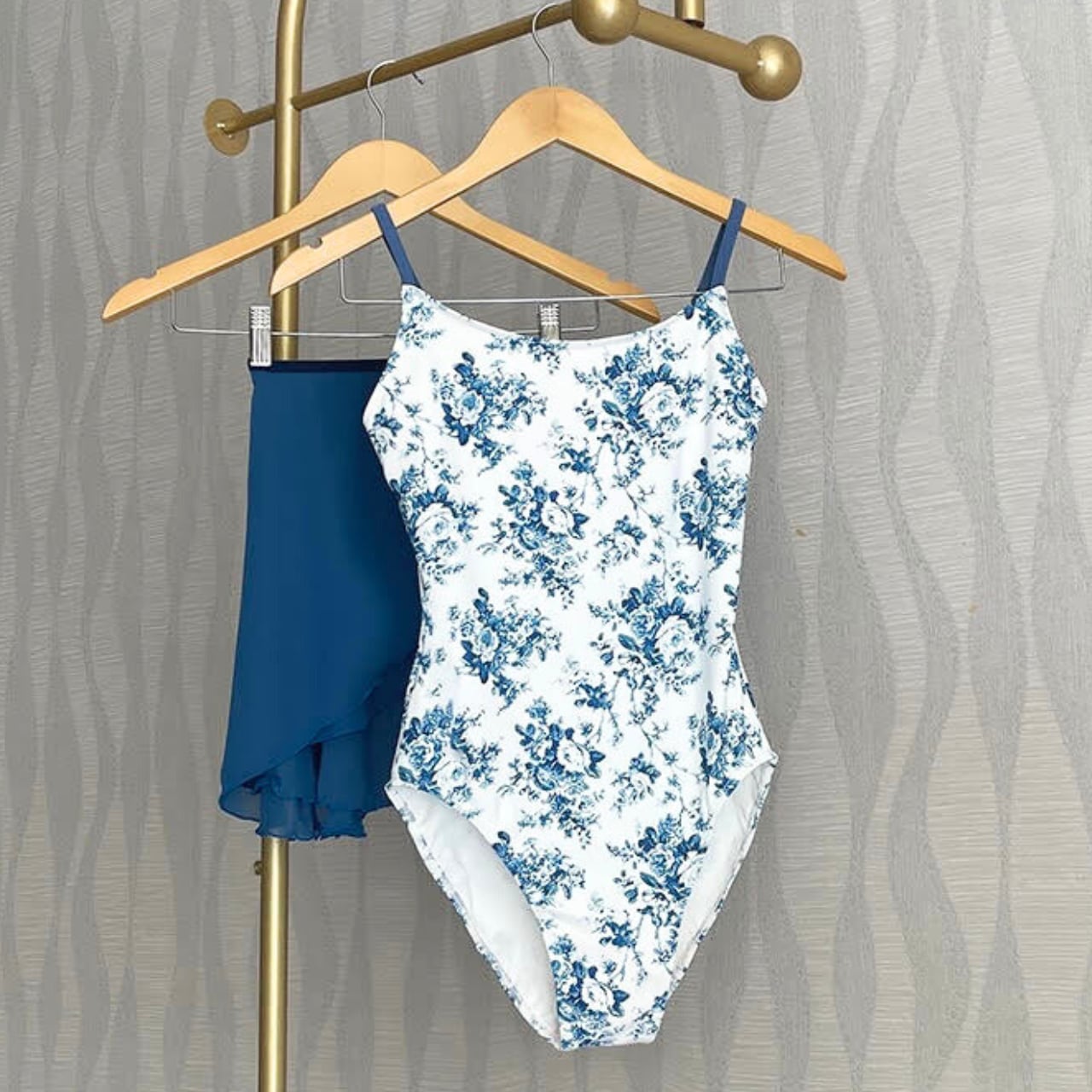 stina 】花柄 レオタード レオタード Mサイズ Chacott 花柄レオタード