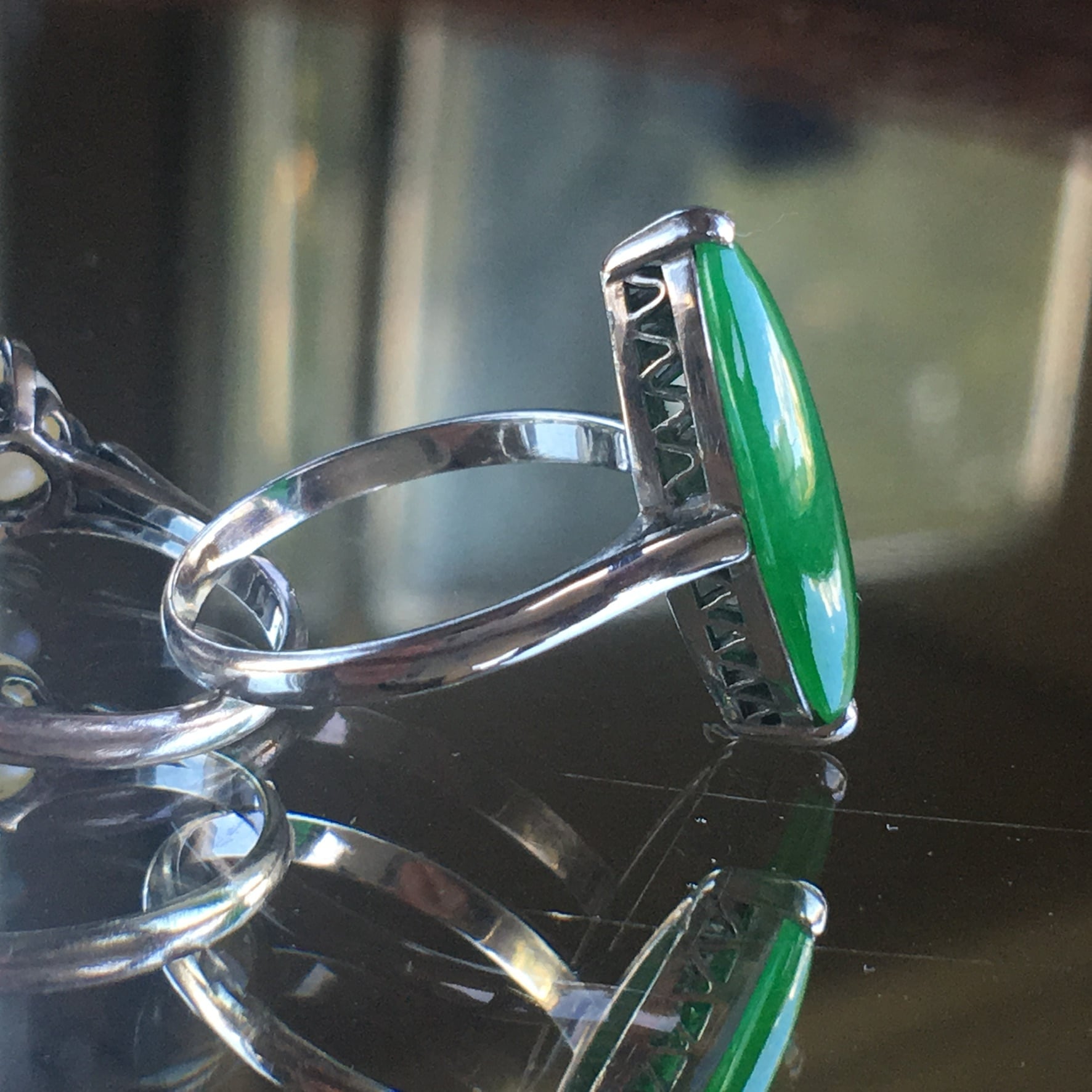 ヴィンテージ プラチナ台に天然翡翠のリング