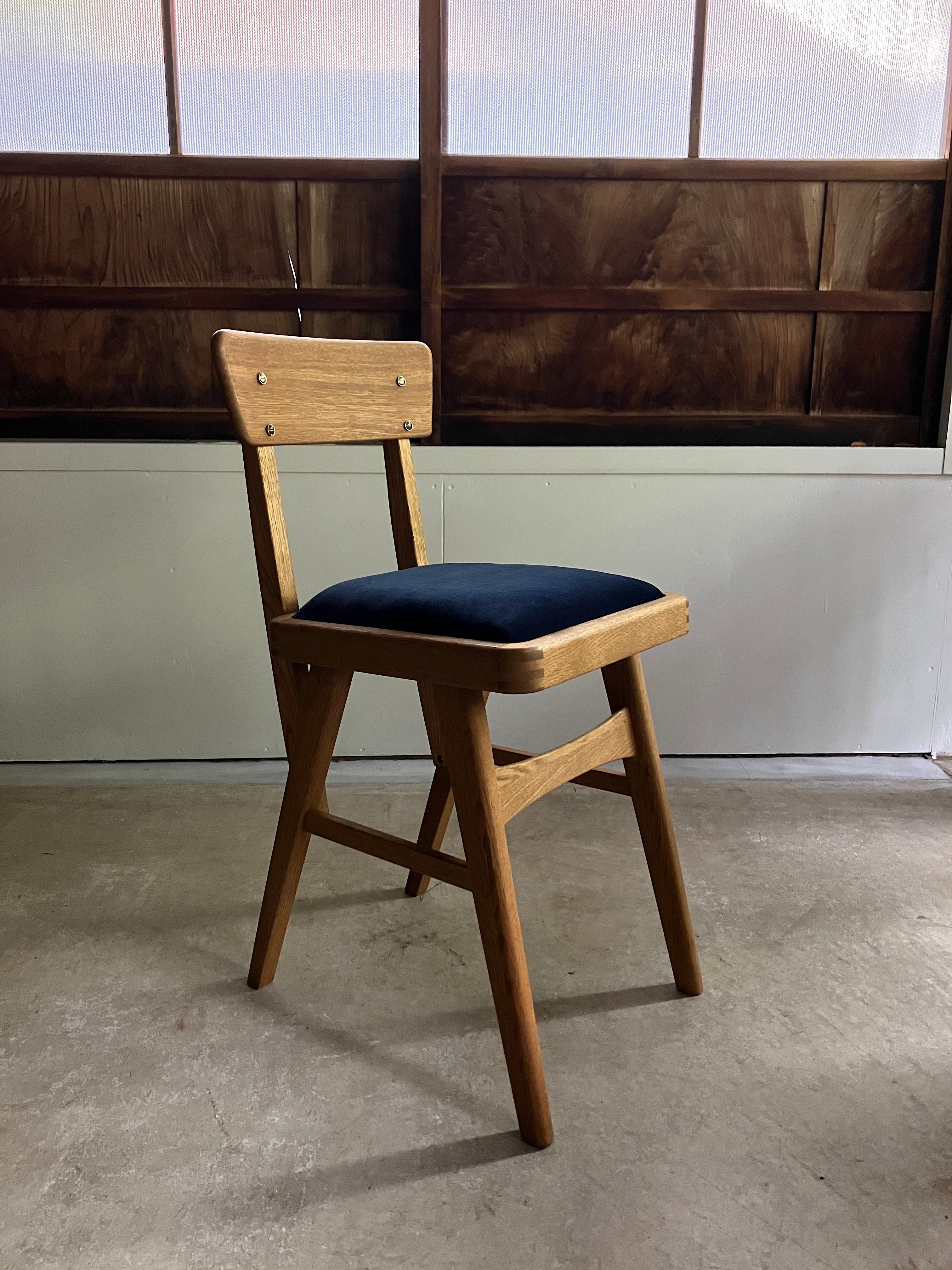 oak chair / 碧紺別珍