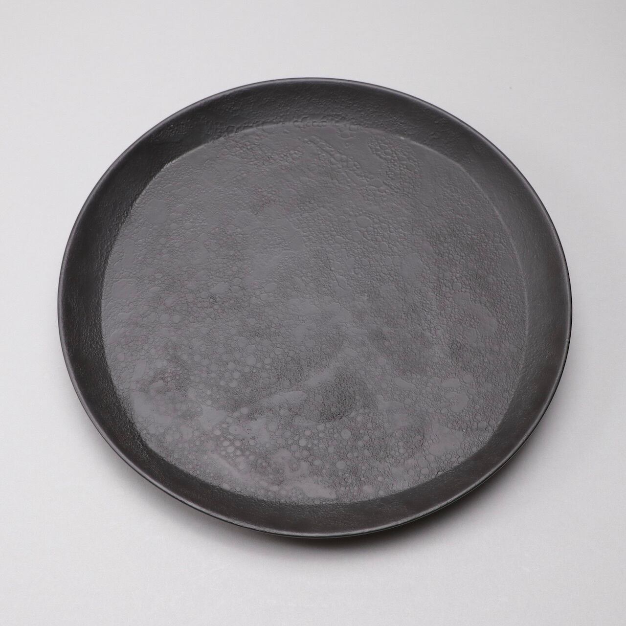黒泡 24cmプレート Black foam 24cm plate | 吉右エ門製陶所 kichiemon