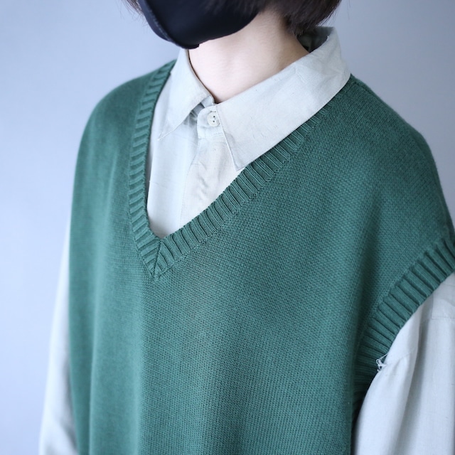 "KING SIZE" deep green over silhouette cotton knit vest