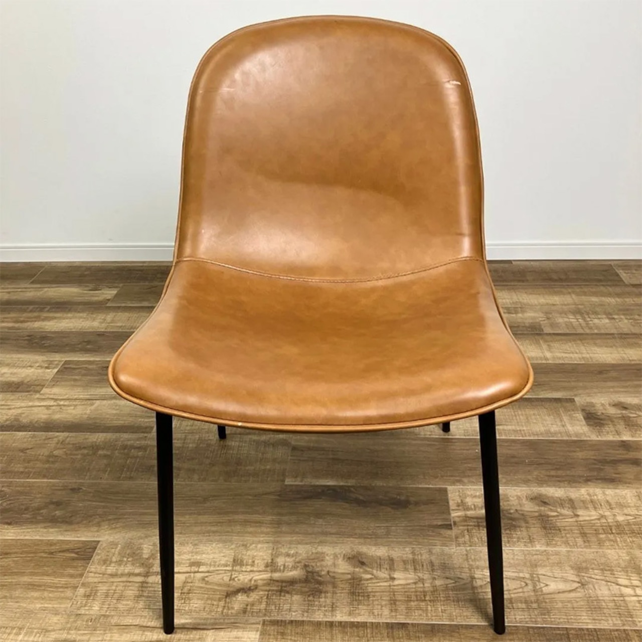 moda en casa SOLO chair モーダ・エン・カーサ ソロチェアチェア ブラウン ポリウレタン仕上 破れ 中古【200サイズ】