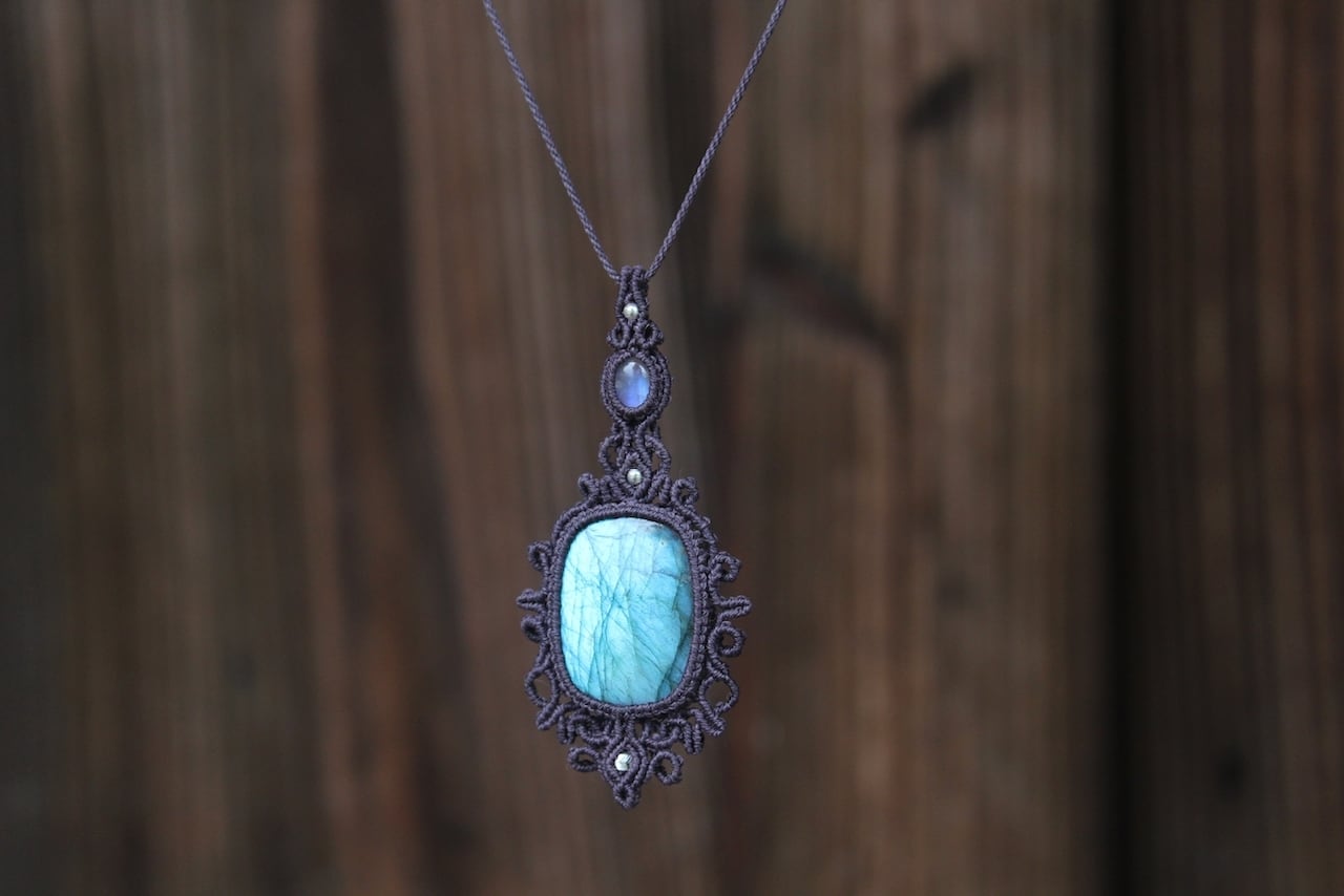 Labradorite & Rainbow moonstone  micro macrame pendant