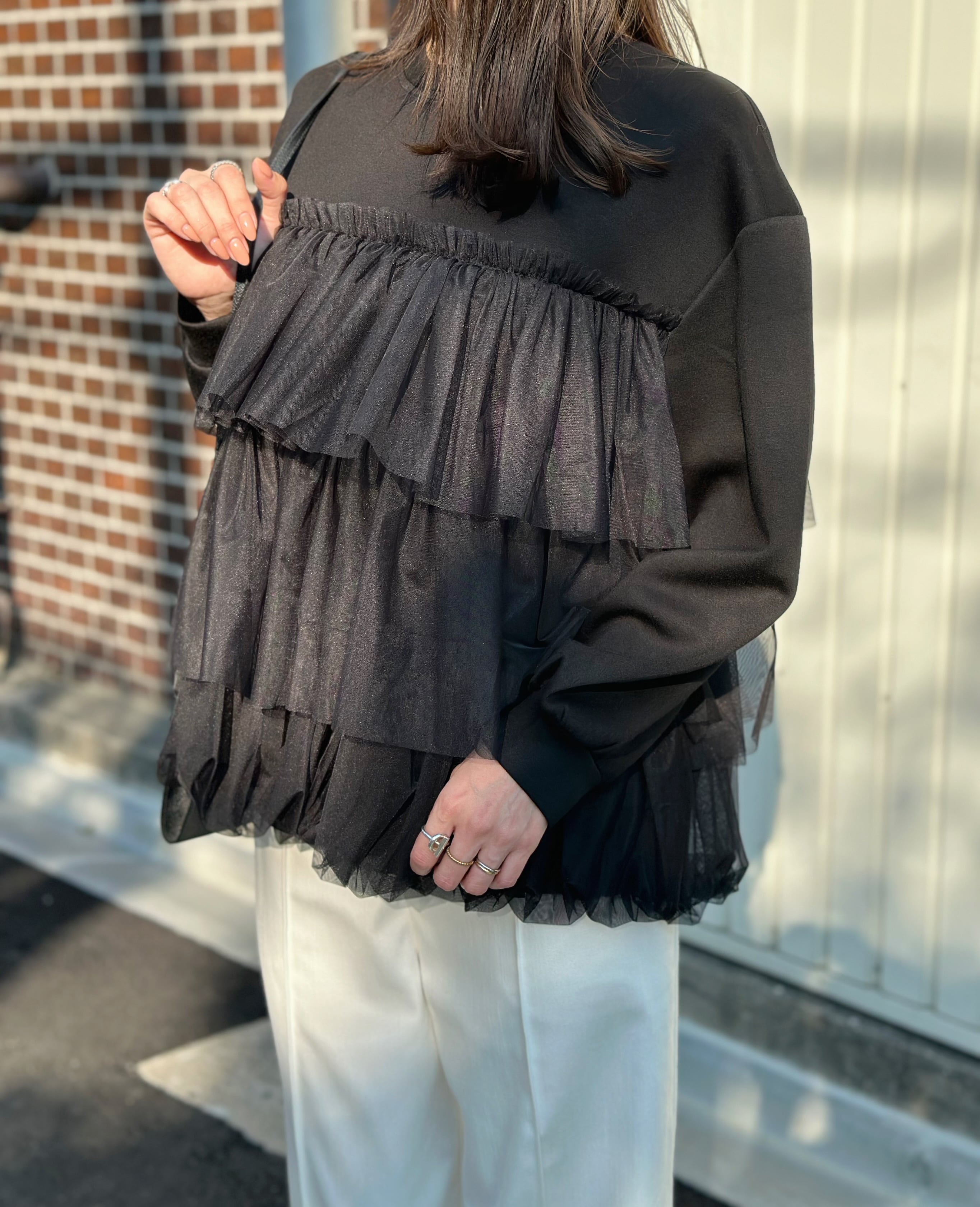 フリルチュールボンディングトップス