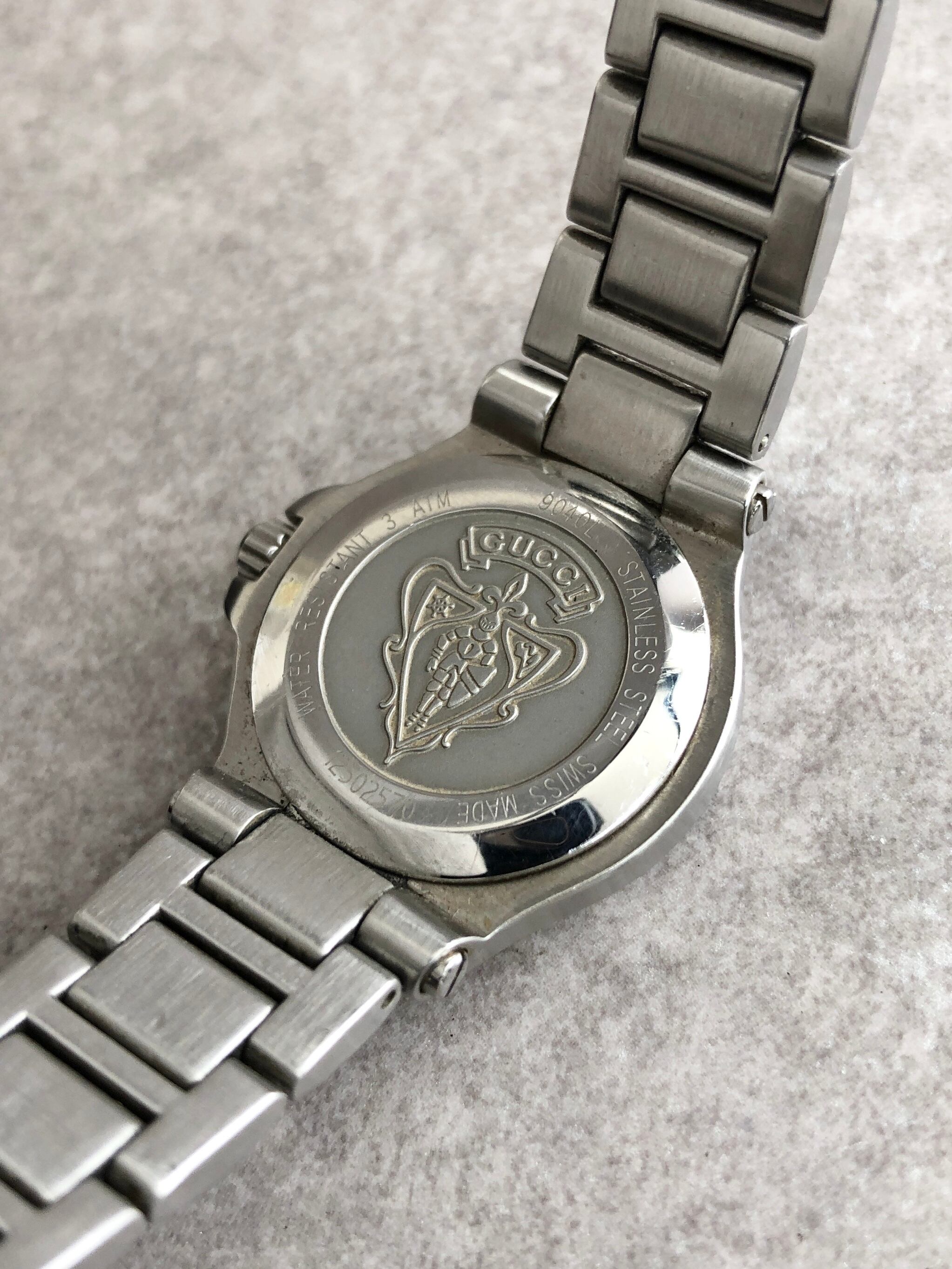 GUCCI グッチ 腕時計 シルバー×ブラック ロゴ ステンレス GUCCI グッチ 腕時計 シルバー×ブラック ロゴ ステンレス