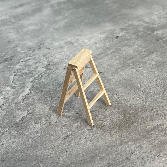 020-30176　ミニチュア家具　＊1/12サイズ＊ furniture accessories　脚立S