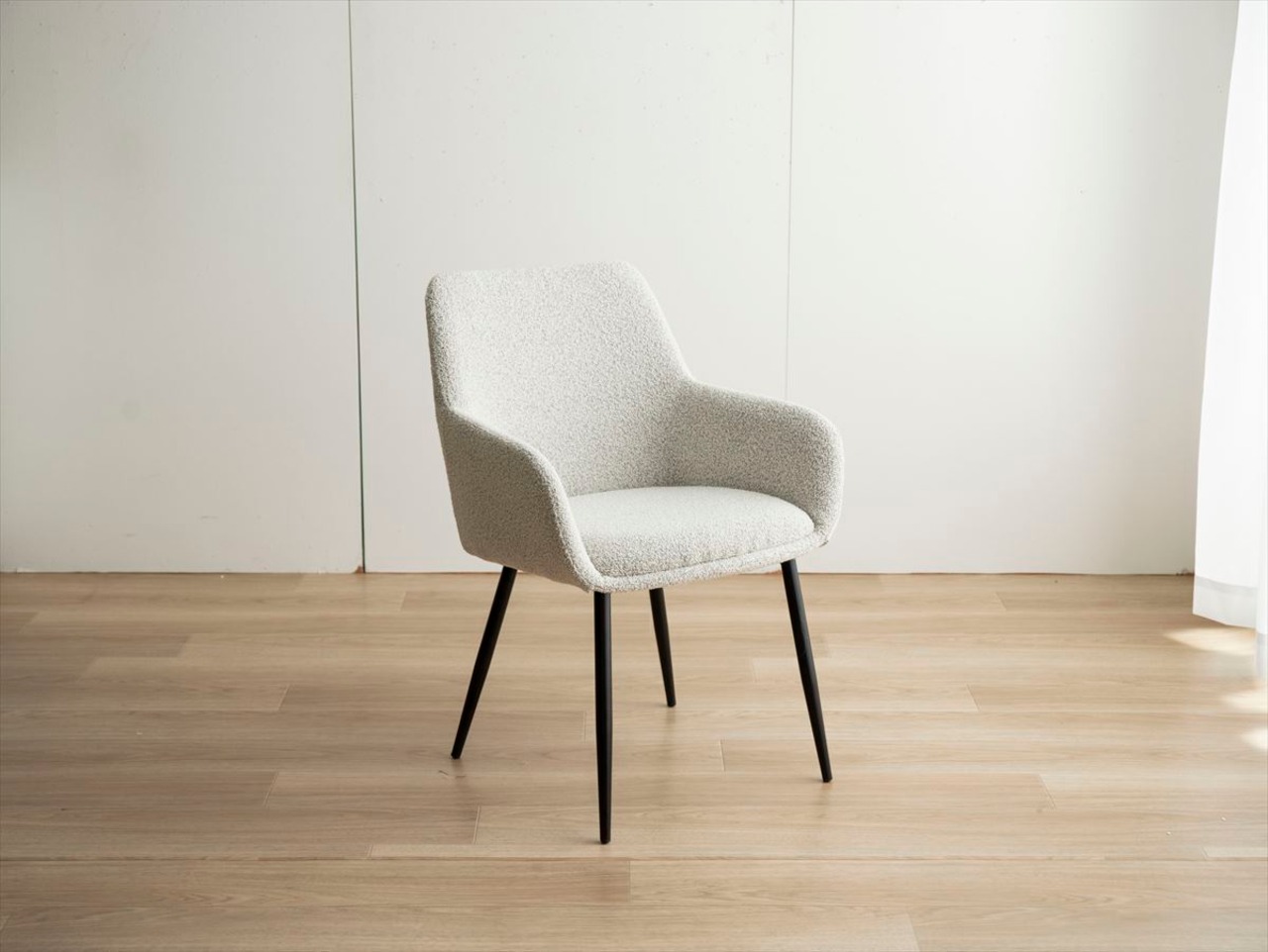 【単品】Mousse 高級感漂うブークレ素材が特徴のアームチェア