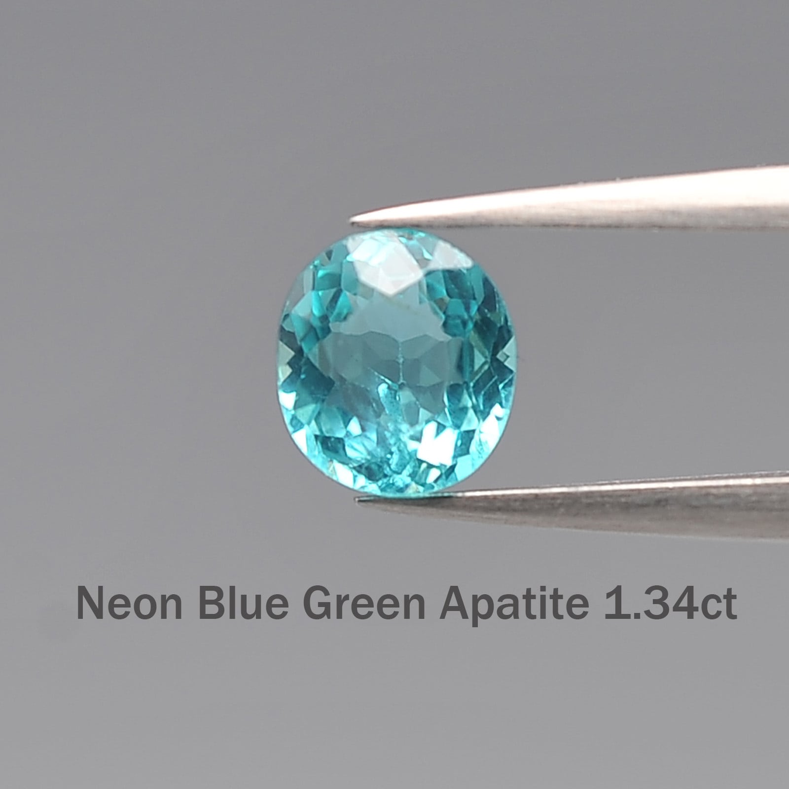 パライバカラー】ネオンブルーグリーン・アパタイト 1.34ct （非加熱