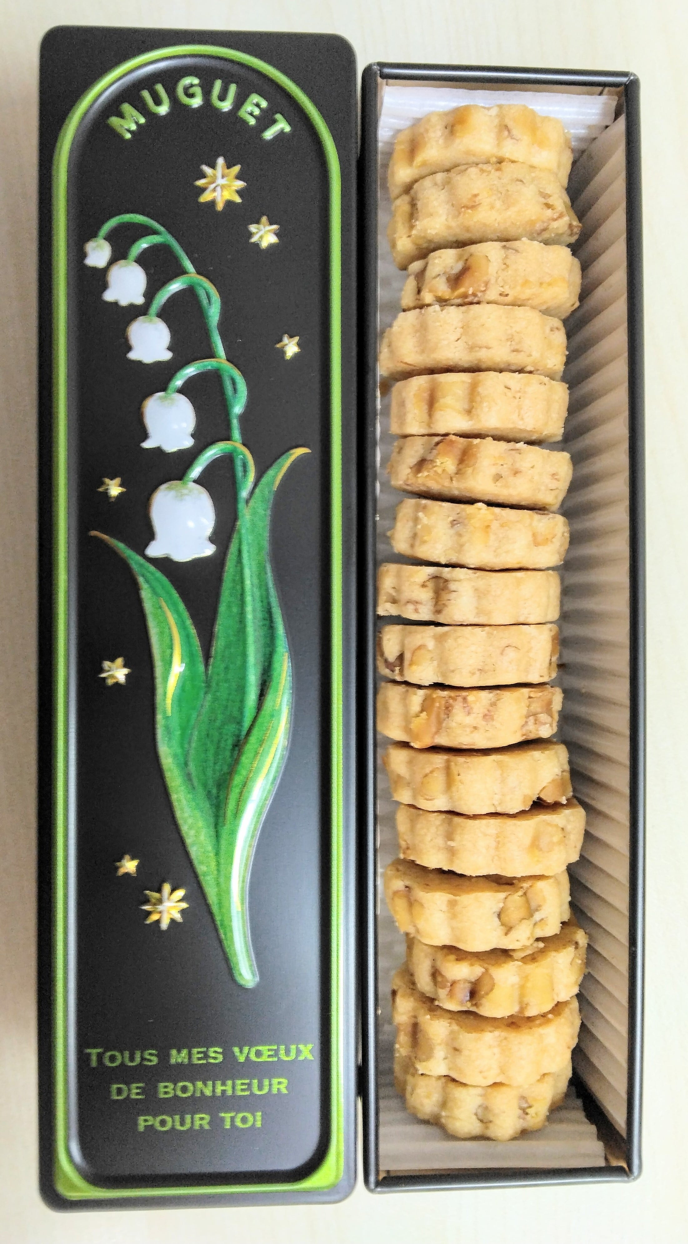 ☆カルピスバターを使用したショートブレッド缶 くるみ（お菓子の