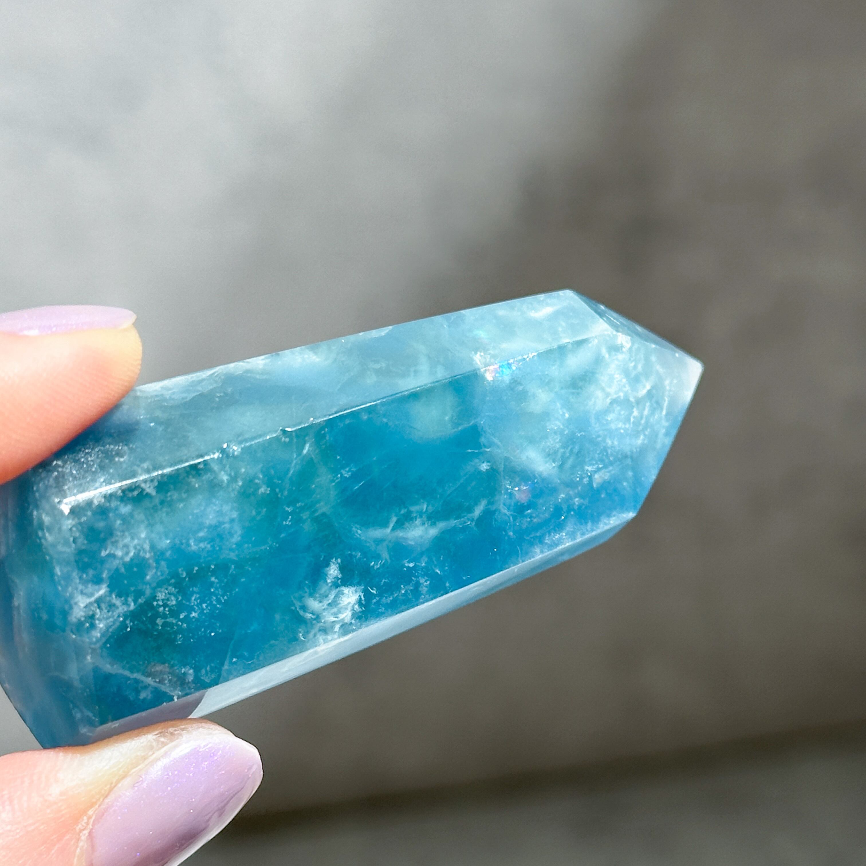 ブルー、グリーンフローライト タワー型85◇ Rainbow Fluorite