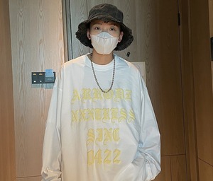 【韓国ファッション】レタープリント 長袖Tシャツ