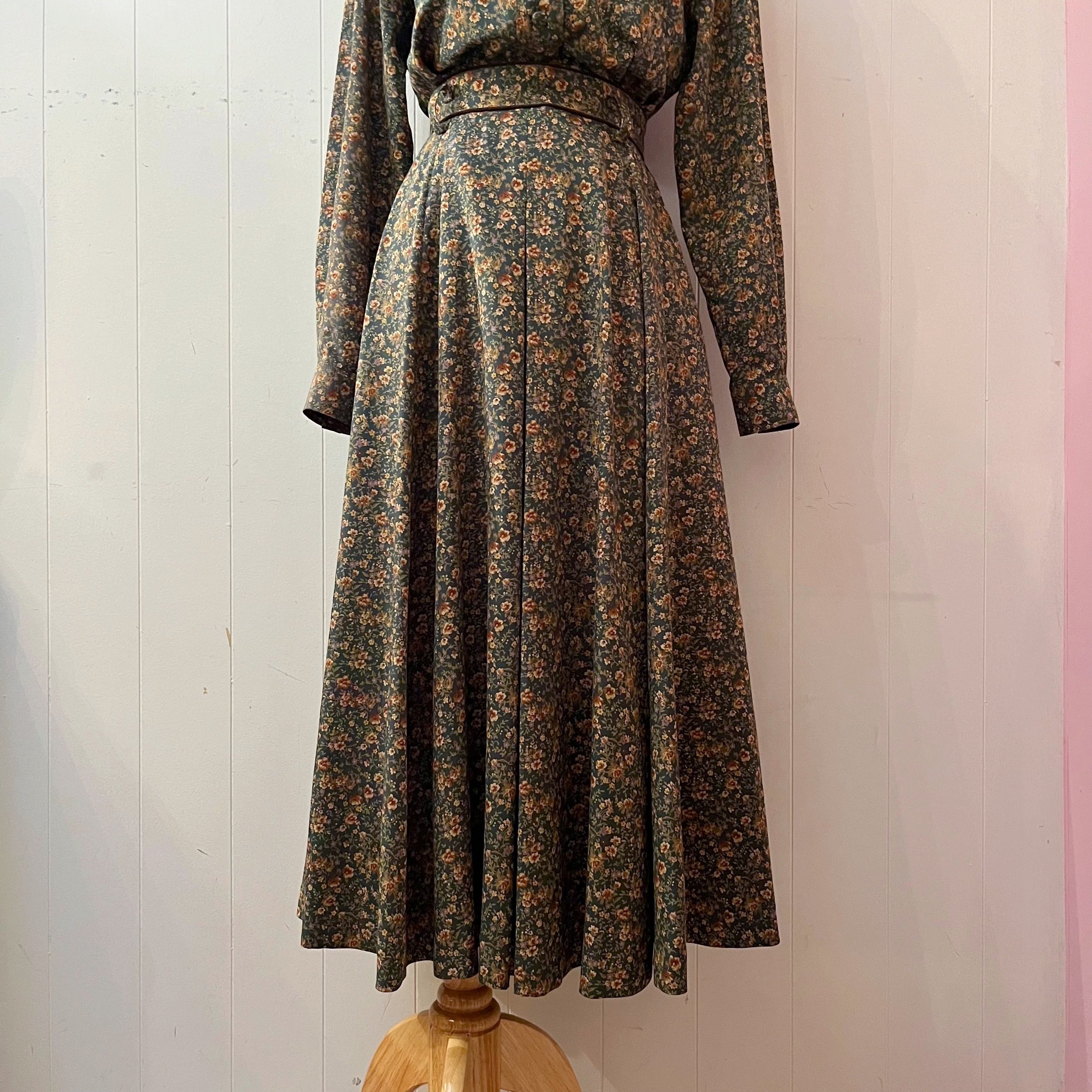 green mini flower set up