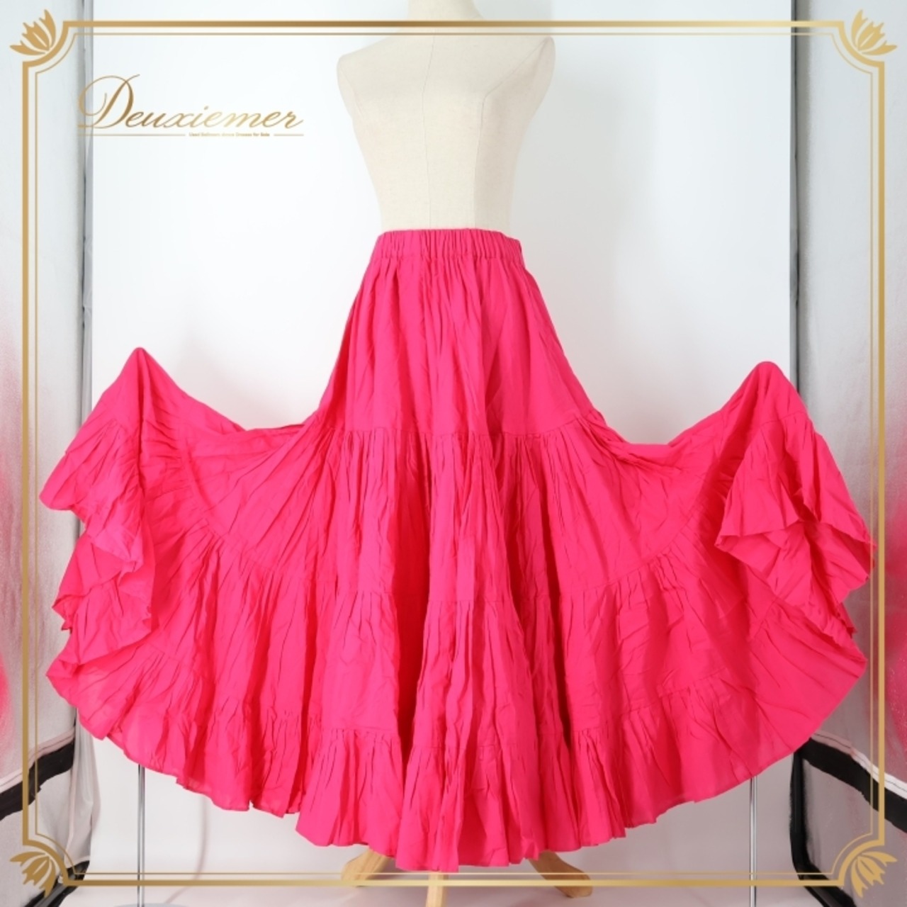 ベリーダンス 衣装 ジプシースカート ピンク系 25ヤード 無地 ティアード ボリューム 鮮やか シンプル レッスン 練習 大きく広がる裾 ダンス衣装 ステージ衣装 ロング イベント 舞台 華やか 鮮やか