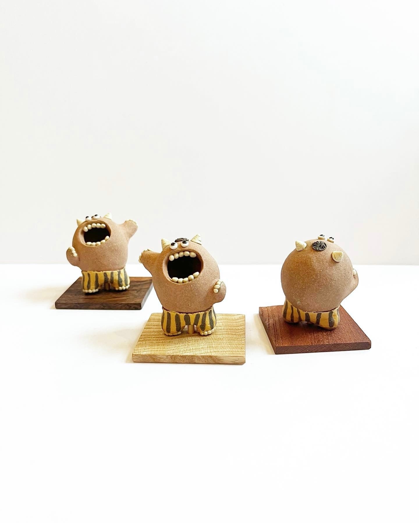 松本良太 陶器 台座付き おに | teshigotoya ねむの木の豆