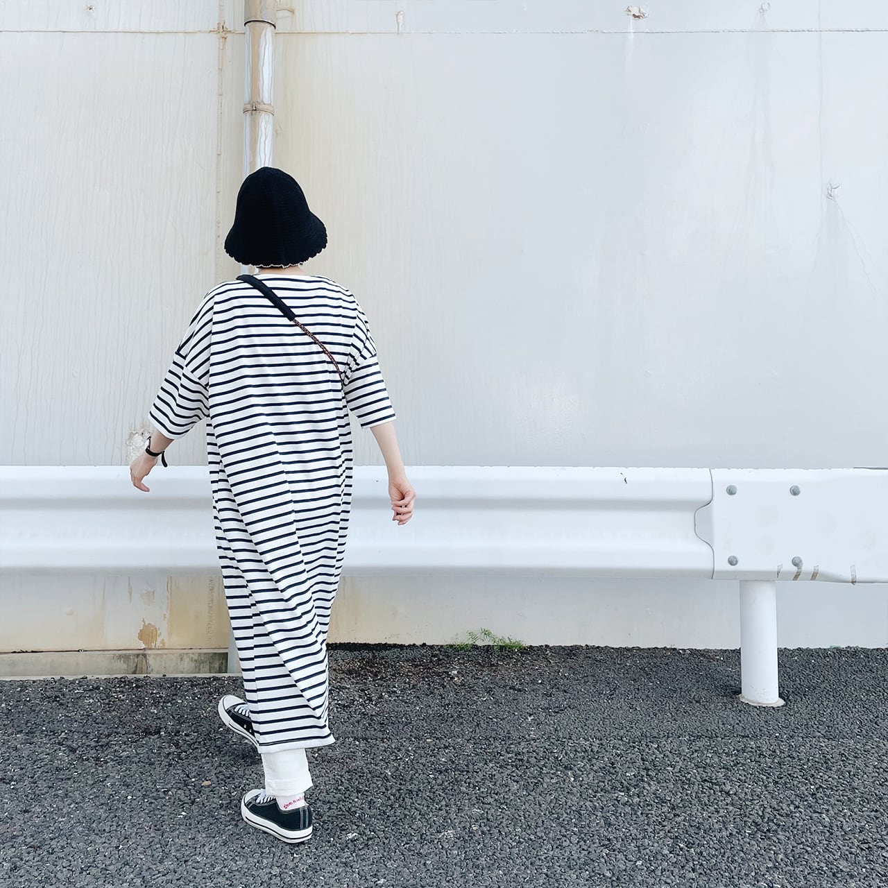 Border boat neck dress (off-white×navy)