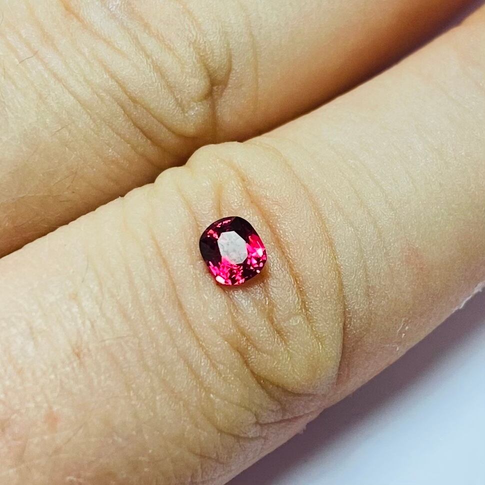 ミャンマーモゴック産希少レッドスピネル2