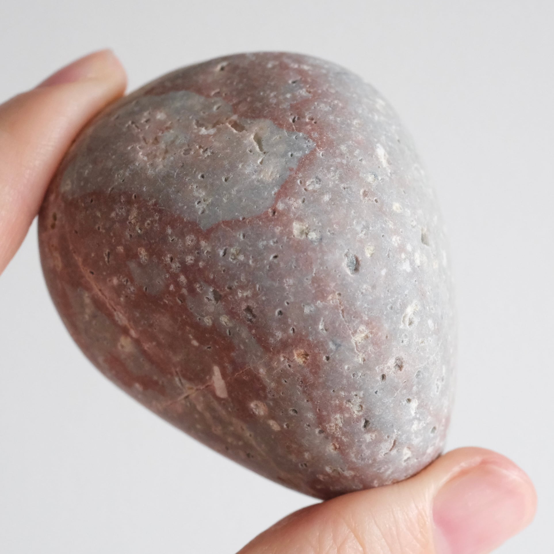 姫川薬石（赤虎） 〇 流紋岩質凝灰岩（りゅうもんがんしつぎょう