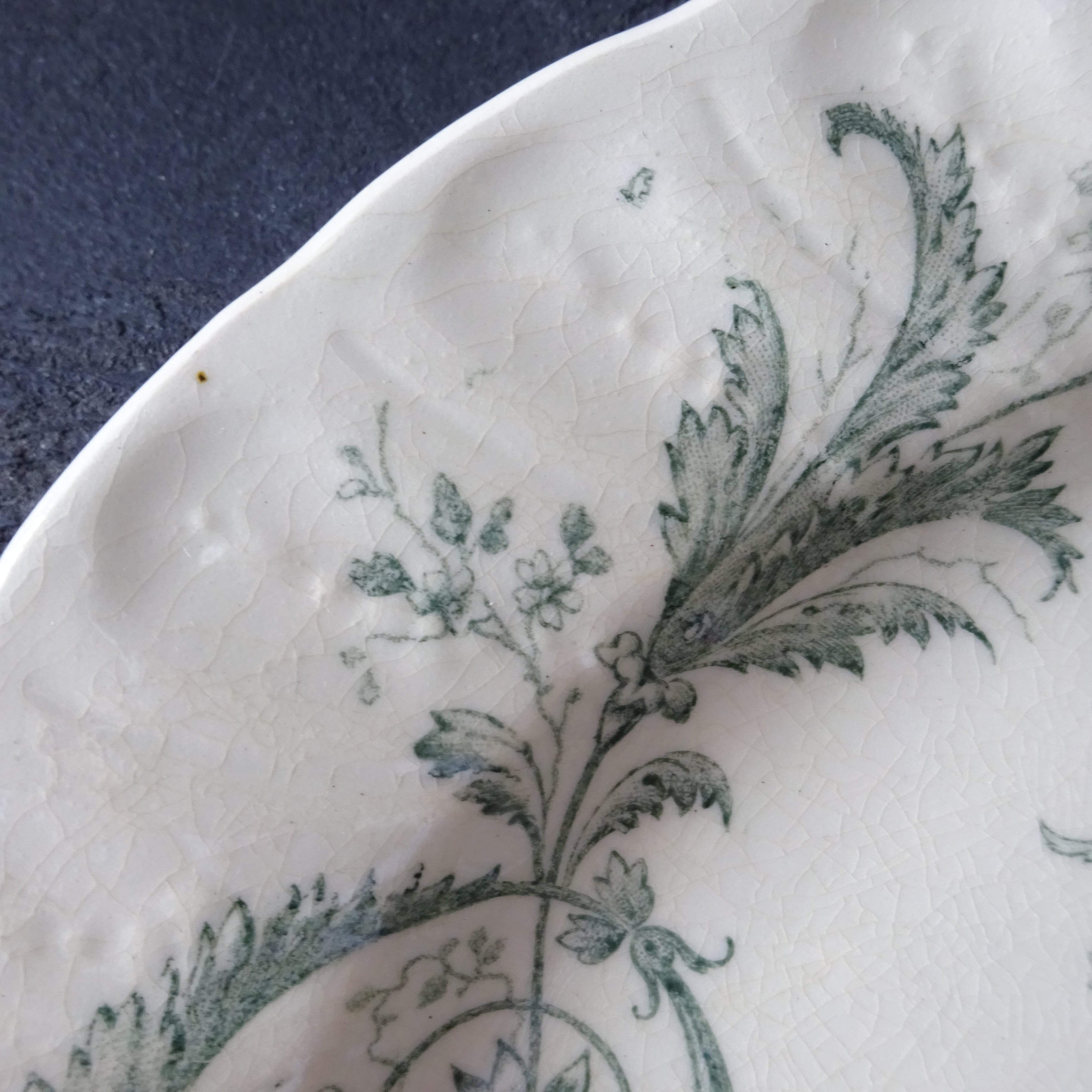 【 Épuisé 】TERRE de FER PORCELAINE OPAQUE DE GIEN modèle 《RINCEAUX》 assiette plate (B)