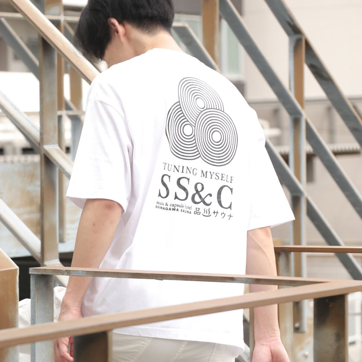 ビッグシルエットTシャツ 品川サウナビッグロゴ（白） | 品川サウナ
